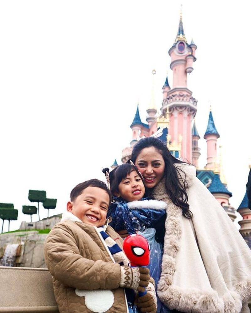 Instagram.com/rachelvennya